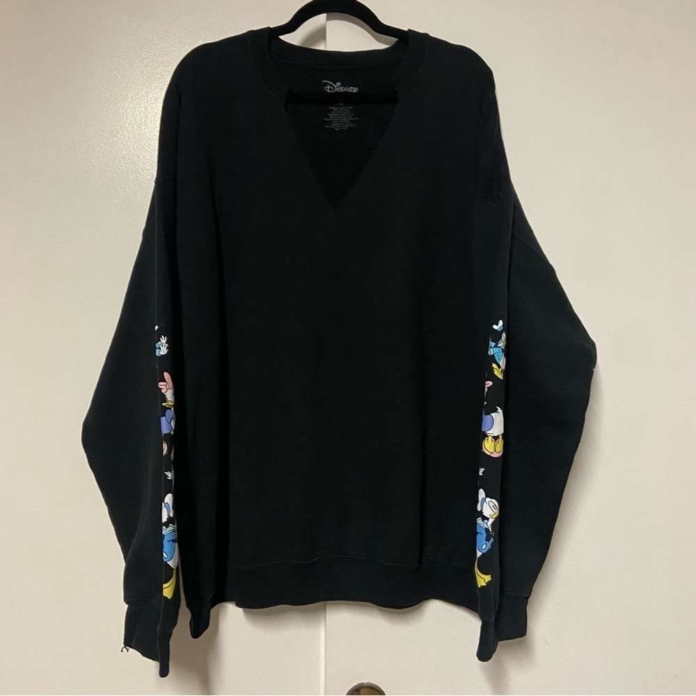 Disney Black V-Neck Cut Out Donald Duck and Daisy sleeve prints Sweater Size 3X